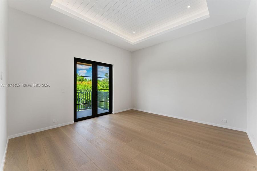 Spacious, unfurnished interior of a new home in , Miami (Image 23).