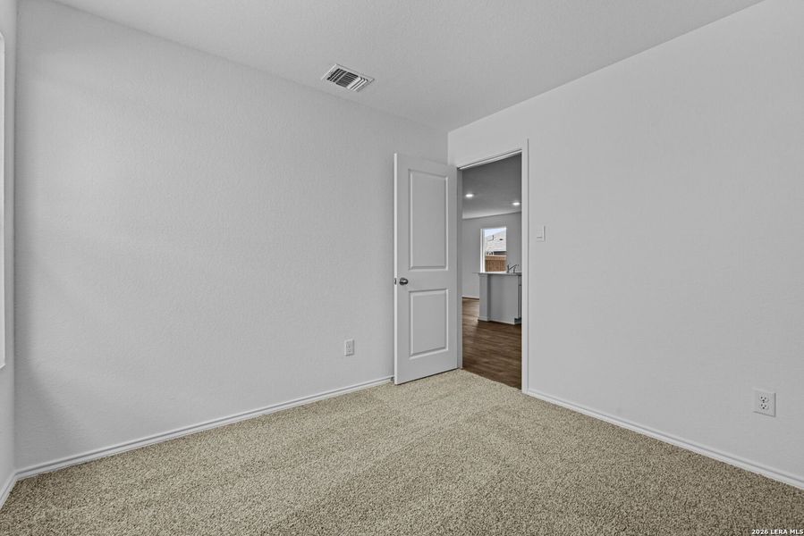 Spacious, unfurnished interior of a new home in Avenida, Converse (Image 17).