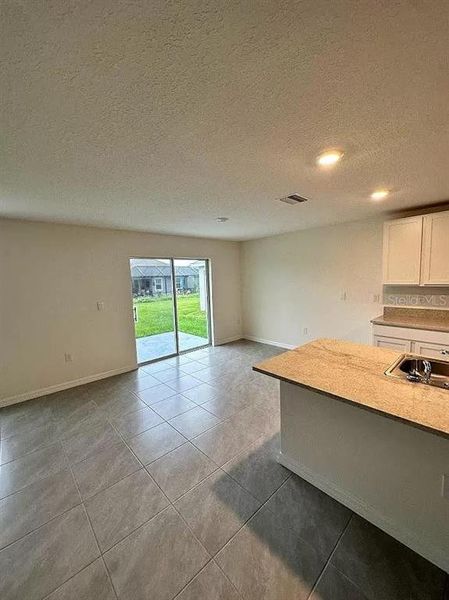 Spacious, unfurnished interior of a new home in , Wimauma (Image 22).