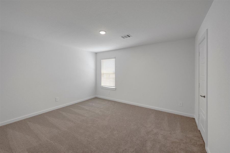 Spacious, unfurnished interior of a new home in Moran Ranch, Willis (Image 31).
