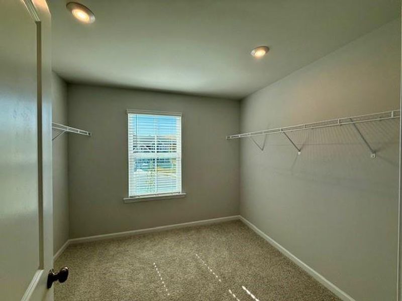 Spacious, unfurnished interior of a new home in Berkeley Mill, Cumming (Image 11).