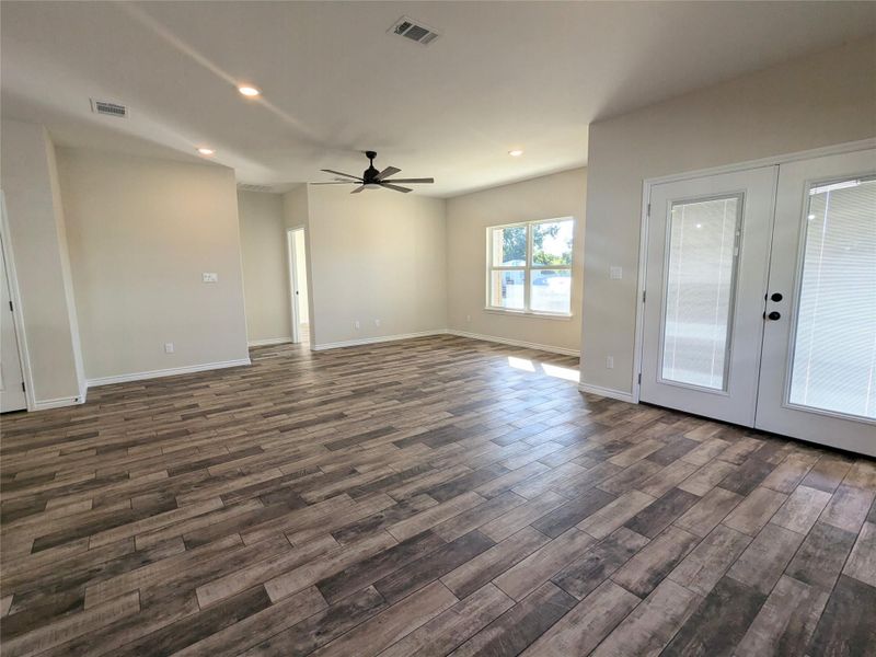 Spacious, unfurnished interior of a new home in , Lampasas (Image 5). Spacious, unfurnished interior of a new home in , Lampasas (Image 5).