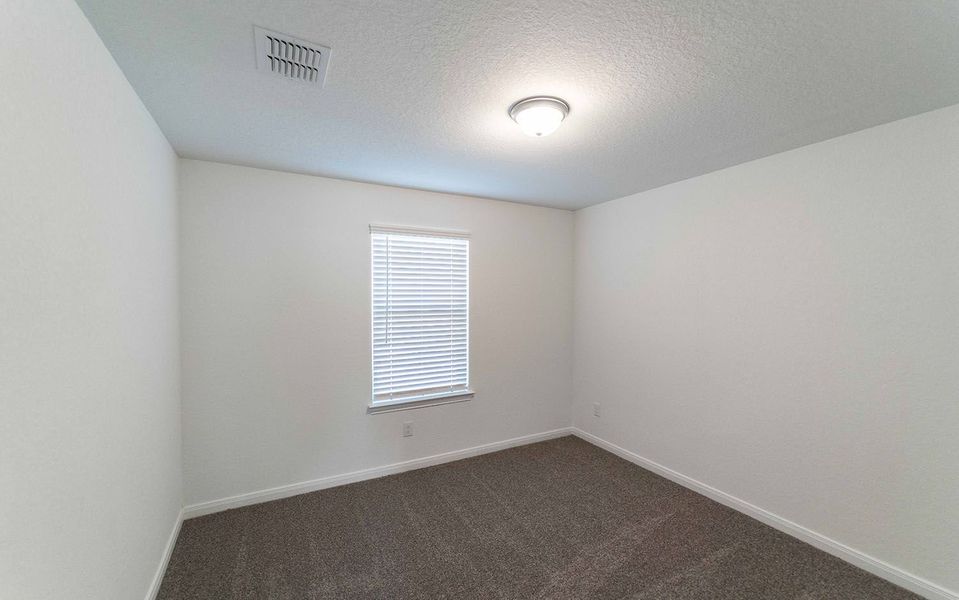 Spacious, unfurnished interior of a new home in Mesa Vista, Von Ormy (Image 14).