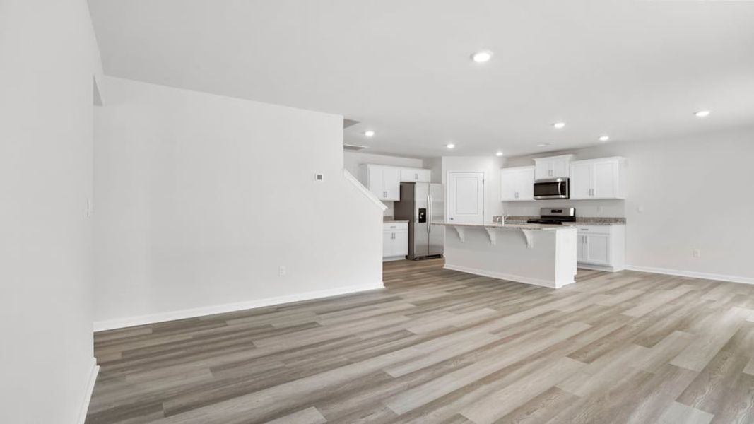 Spacious, unfurnished interior of a new home in Lakestone, Woodruff (Image 17).