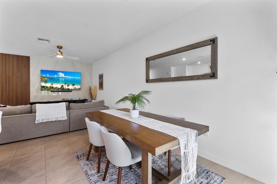 Furnished interior view inside a new home in , Pompano Beach (Image 10).