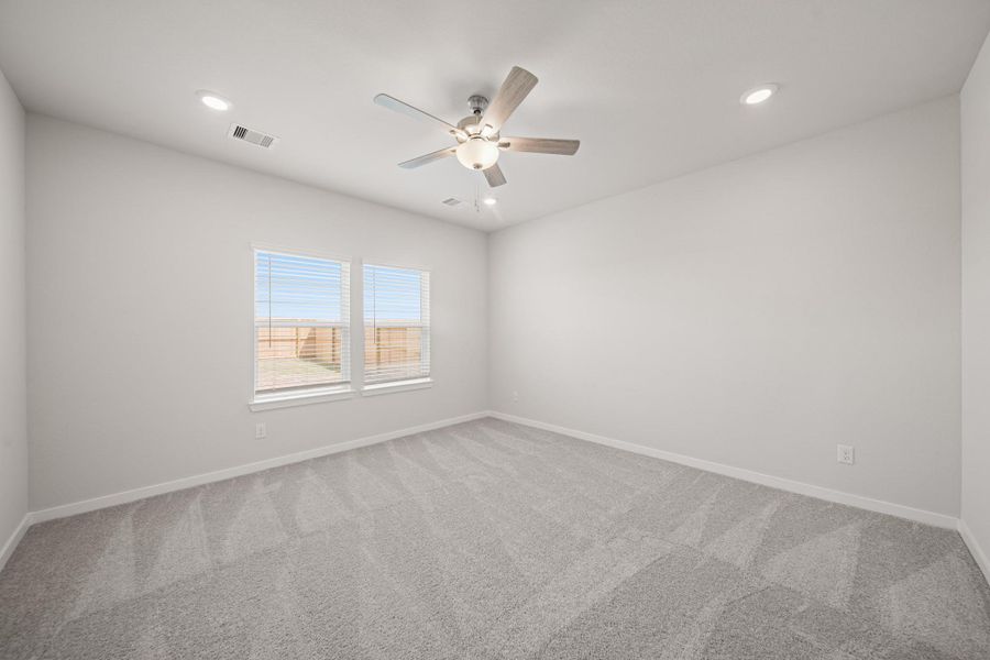 Spacious, unfurnished interior of a new home in Sunterra Lakes, Brookshire (Image 21).