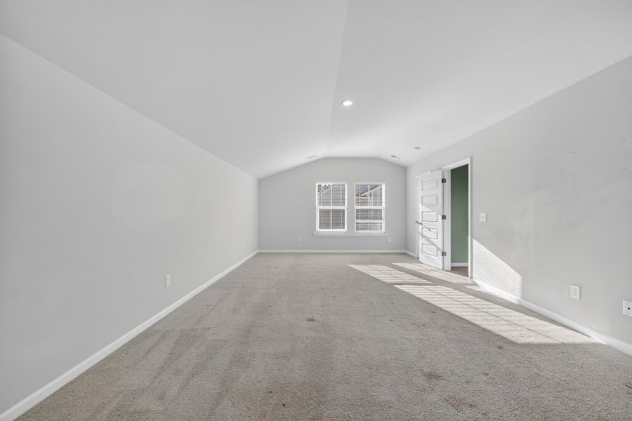 Spacious, unfurnished interior of a new home in Azalea Ridge at Summers Corner: Arbor Collection, Summerville (Image 33).