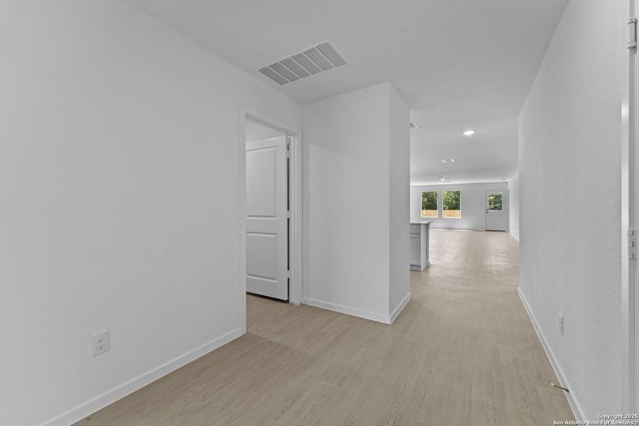 Spacious, unfurnished interior of a new home in Lodi Grove, Floresville (Image 15). Spacious, unfurnished interior of a new home in Lodi Grove, Floresville (Image 15).