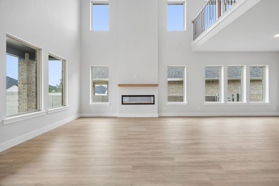 Spacious, unfurnished interior of a new home in Painted Tree Lakeside, McKinney (Image 20).