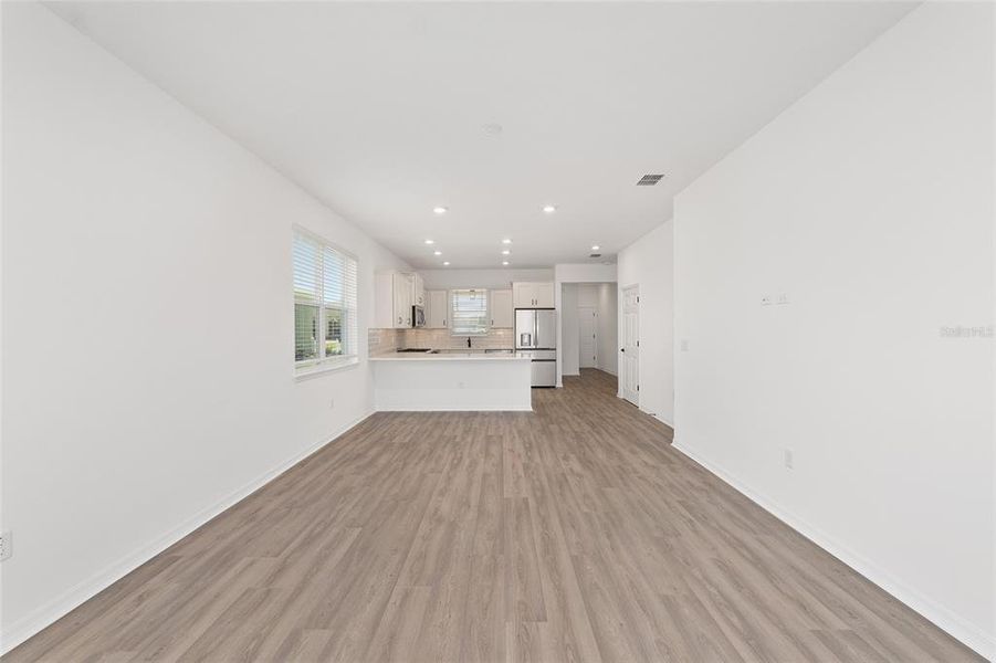 Spacious, unfurnished interior of a new home in , Ocala (Image 38).