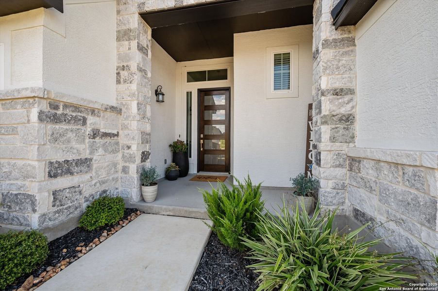 Exterior details and patio area of a home in Mesa Western, Cibolo (Image 3).
