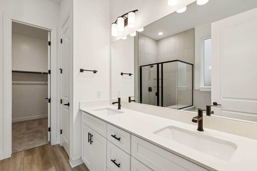 Furnished interior view inside a new home in Valencia, Manvel (Image 5).