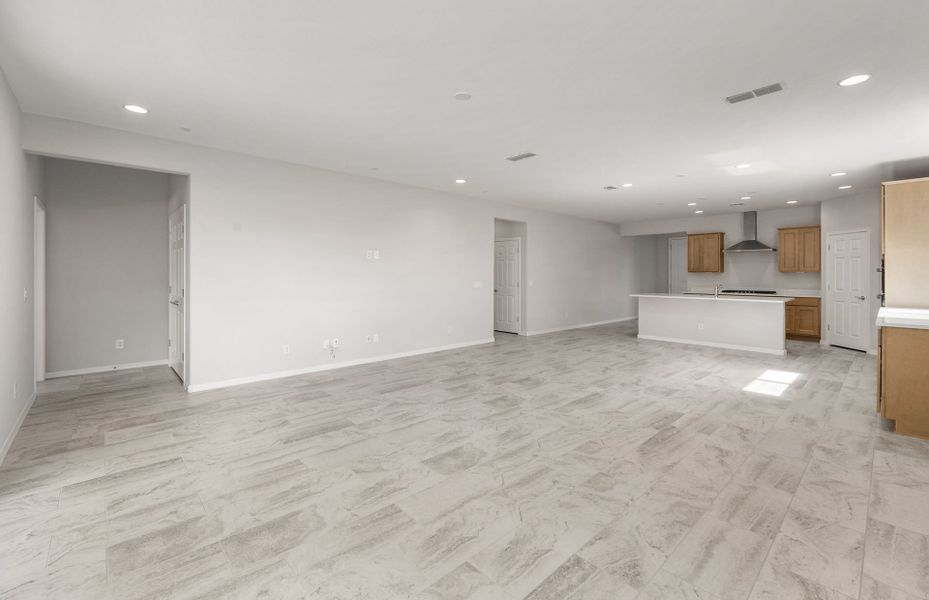 Spacious, unfurnished interior of a new home in Artisan at Asante, Surprise (Image 21).