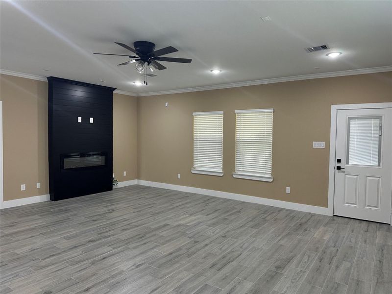 Spacious, unfurnished interior of a new home in , Livingston (Image 12).