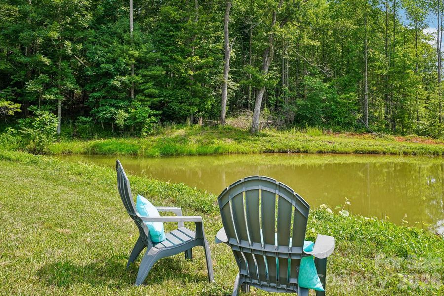 Natural landscape and outdoor views near in Spruce Pine (Image 38). Natural landscape and outdoor views near in Spruce Pine (Image 38).