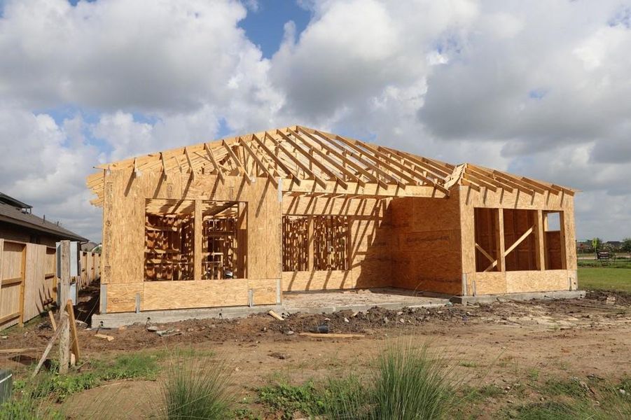 Let us show you how our advanced framing techniques have stood the test of time and allow more insulation for a quieter and more energy efficient home. Let us show you how our advanced framing techniques have stood the test of time and allow more insulation for a quieter and more energy efficient home.