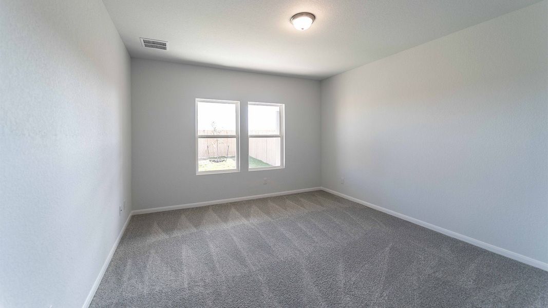 Spacious, unfurnished interior of a new home in Garden Grove, San Antonio (Image 21).