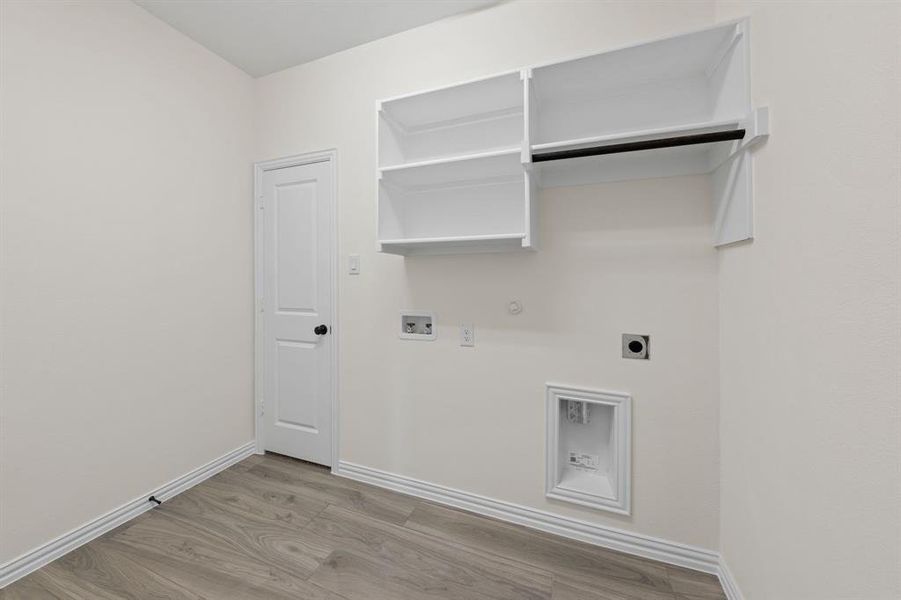 PIC IS NOT OF ACTUAL HOME. PICS TO SHOW STYLE ONLY