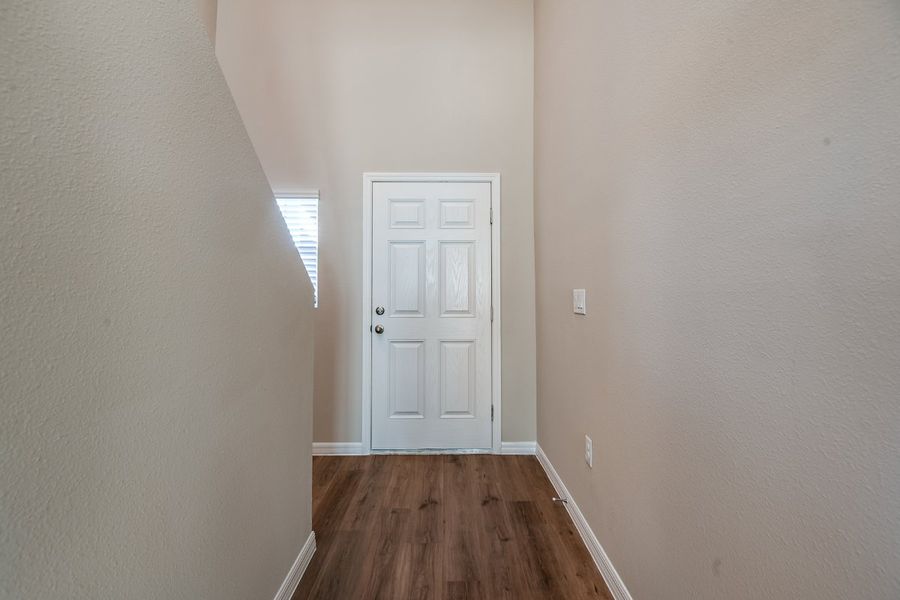 Spacious, unfurnished interior of a new home in Crosswinds, Haines City (Image 13).