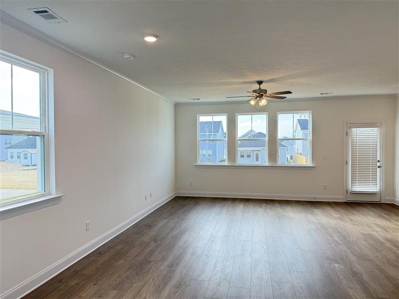 Spacious, unfurnished interior of a new home in Windsor, North Augusta (Image 12).