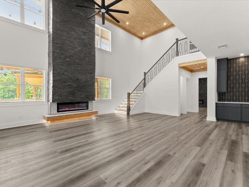 Spacious, unfurnished interior of a new home in , Dahlonega (Image 24).