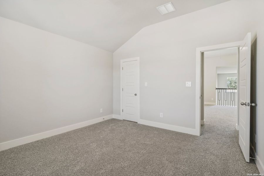 Spacious, unfurnished interior of a new home in Fox Falls, Boerne (Image 25).