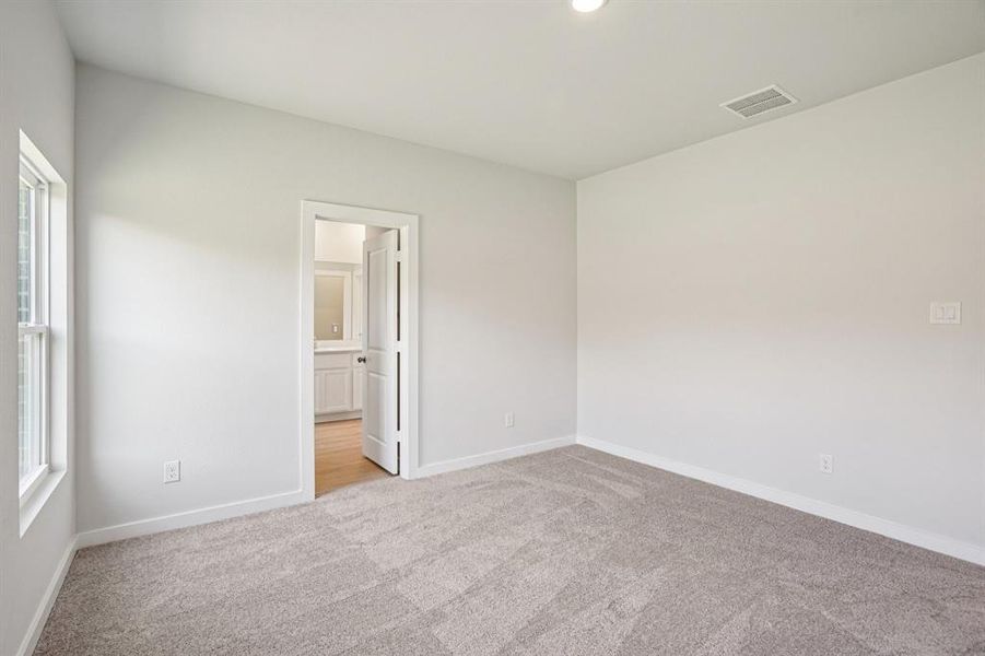 Spacious, unfurnished interior of a new home in Lone Oak, Alvarado (Image 34). Spacious, unfurnished interior of a new home in Lone Oak, Alvarado (Image 34).