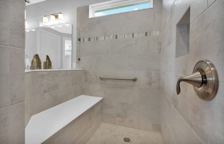 Mainstay Grand | Owner's Walk-In Shower Mainstay Grand | Owner's Walk-In Shower