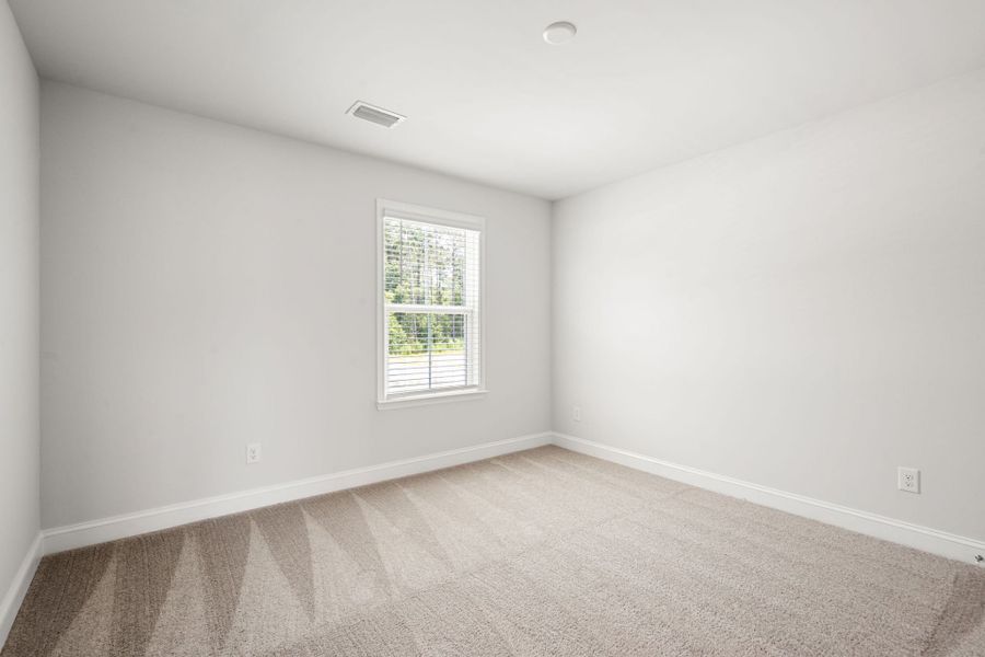 Spacious, unfurnished interior of a new home in Waterways, Richmond Hill (Image 22).