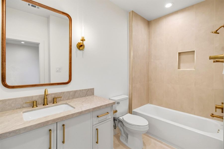 Furnished interior view inside a new home in , Houston (Image 36). Furnished interior view inside a new home in , Houston (Image 36).
