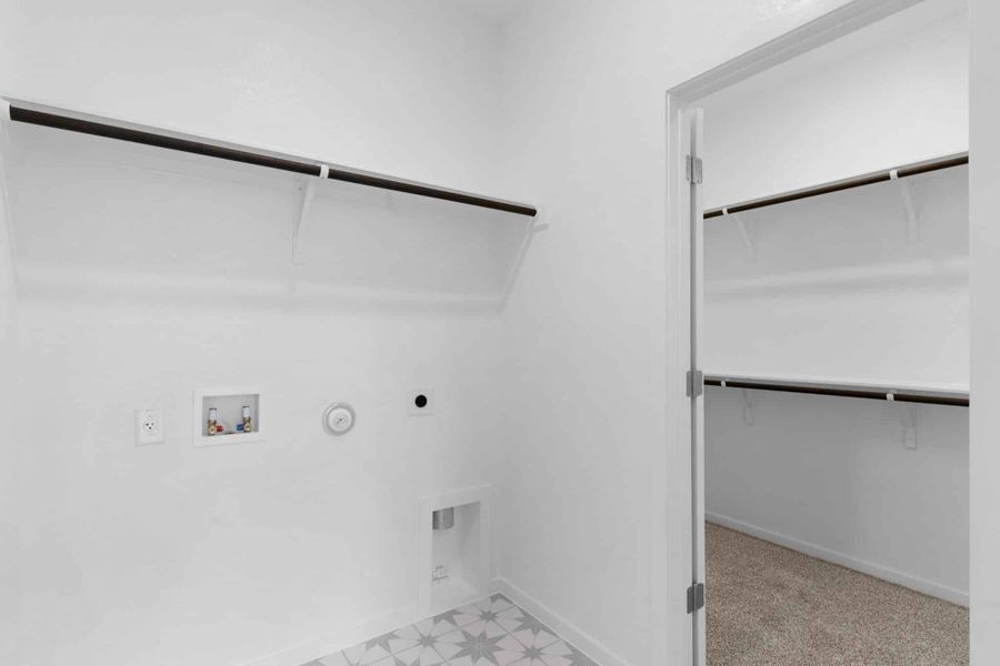 Spacious, unfurnished interior of a new home in Highland Village, Georgetown (Image 24).