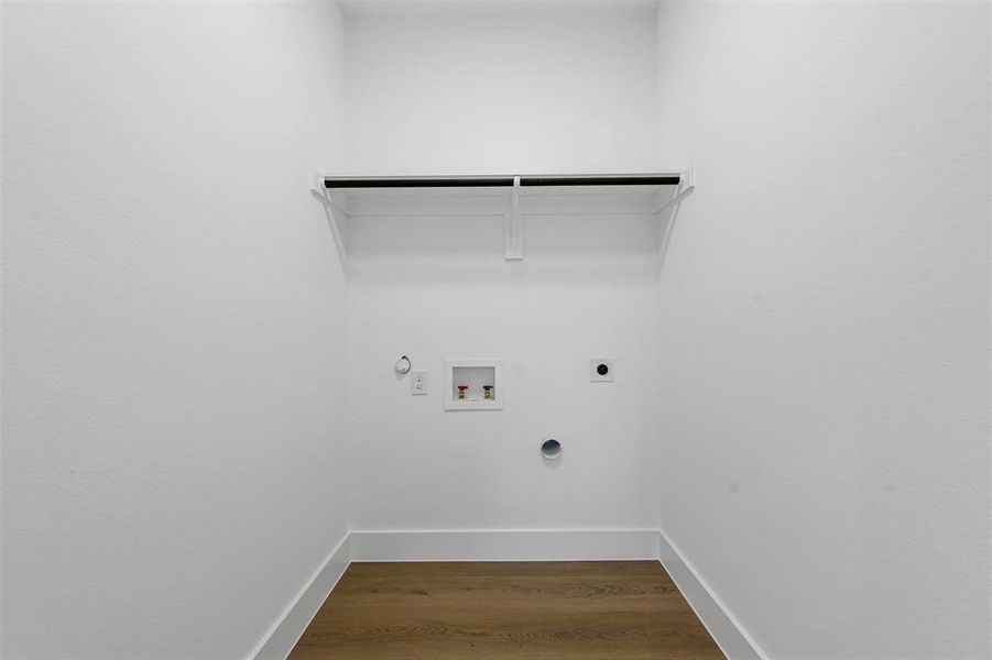 Spacious, unfurnished interior of a new home in , Dallas (Image 12).