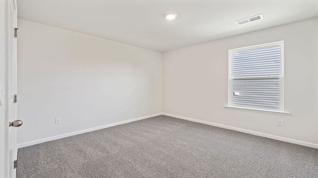 Spacious, unfurnished interior of a new home in Cloverdale Hills, Piedmont (Image 24).