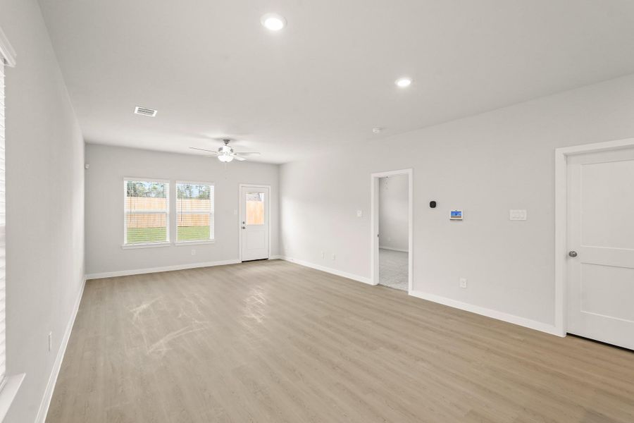 Spacious, unfurnished interior of a new home in Maple Woods, Hockley (Image 21). Spacious, unfurnished interior of a new home in Maple Woods, Hockley (Image 21).