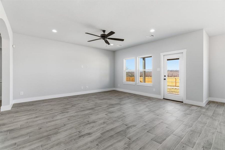 Spacious, unfurnished interior of a new home in , Bridgeport (Image 18).