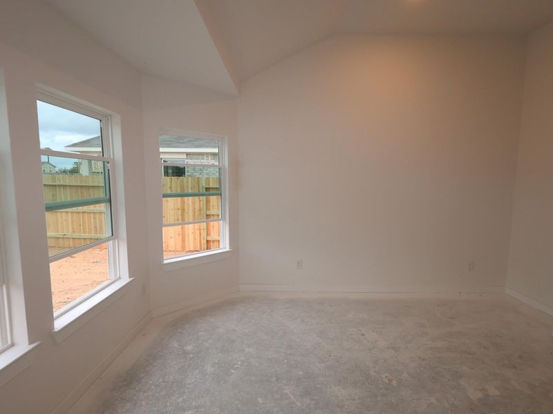 Spacious, unfurnished interior of a new home in Miller's Pond, Rosenberg (Image 4).