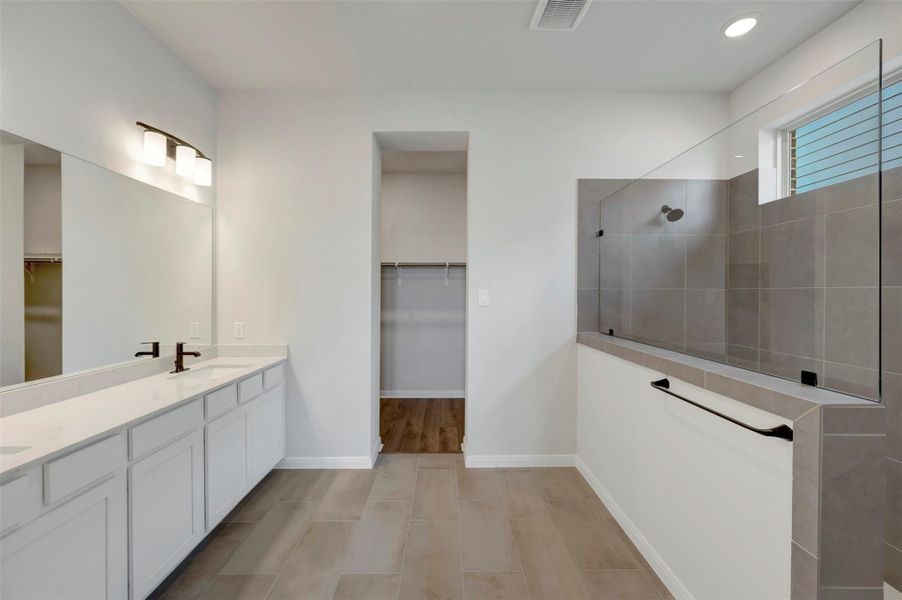 Furnished interior view inside a new home in Beacon Point at Lago Mar 50’ Homesites, Texas City (Image 13).