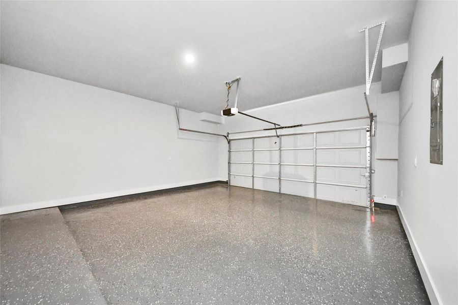 Spacious, unfurnished interior of a new home in , Houston (Image 19).