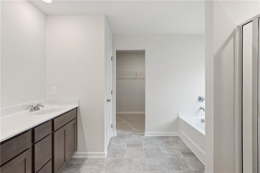 Spacious, unfurnished interior of a new home in , Jefferson (Image 19).