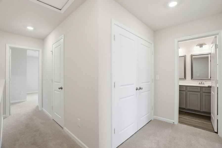 Spacious, unfurnished interior of a new home in Hunters Branch Townhomes, Hopkins (Image 12).