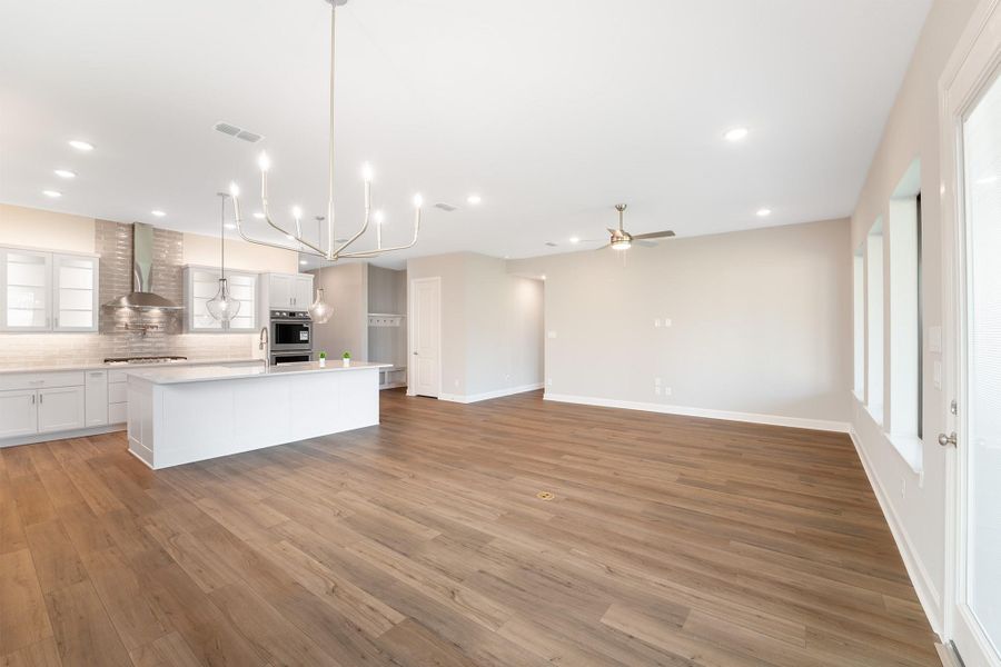 Spacious, unfurnished interior of a new home in The Meadows at Imperial Oaks, Conroe (Image 13).