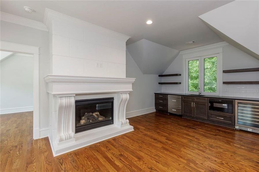 Image 83 of a home in .
