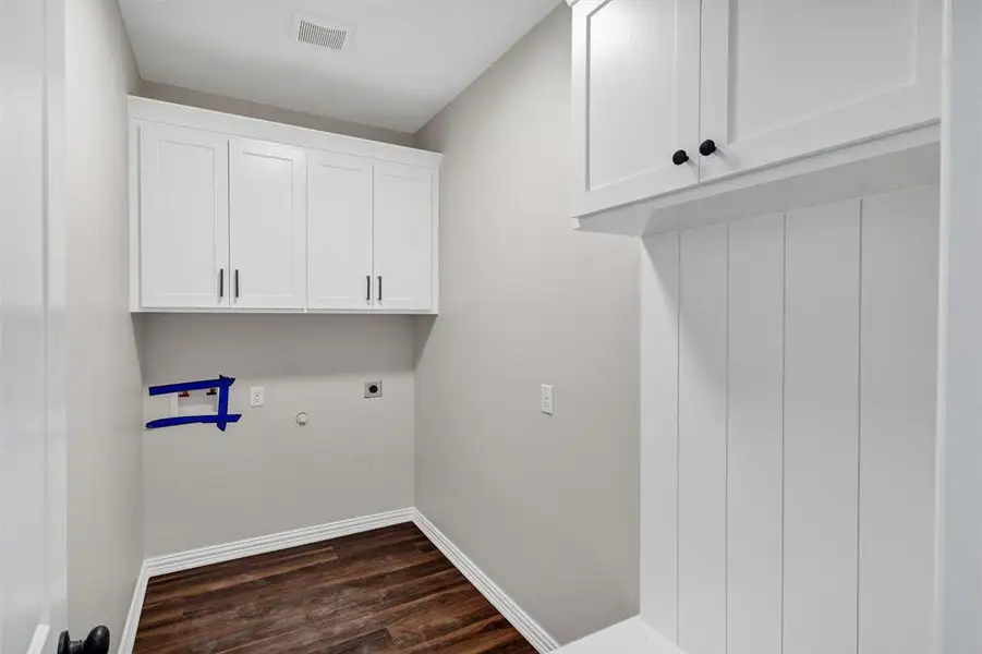 Image 28 of a home in . Image 28 of a home in .