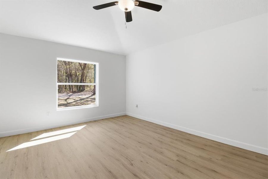 Spacious, unfurnished interior of a new home in , Weeki Wachee (Image 38).