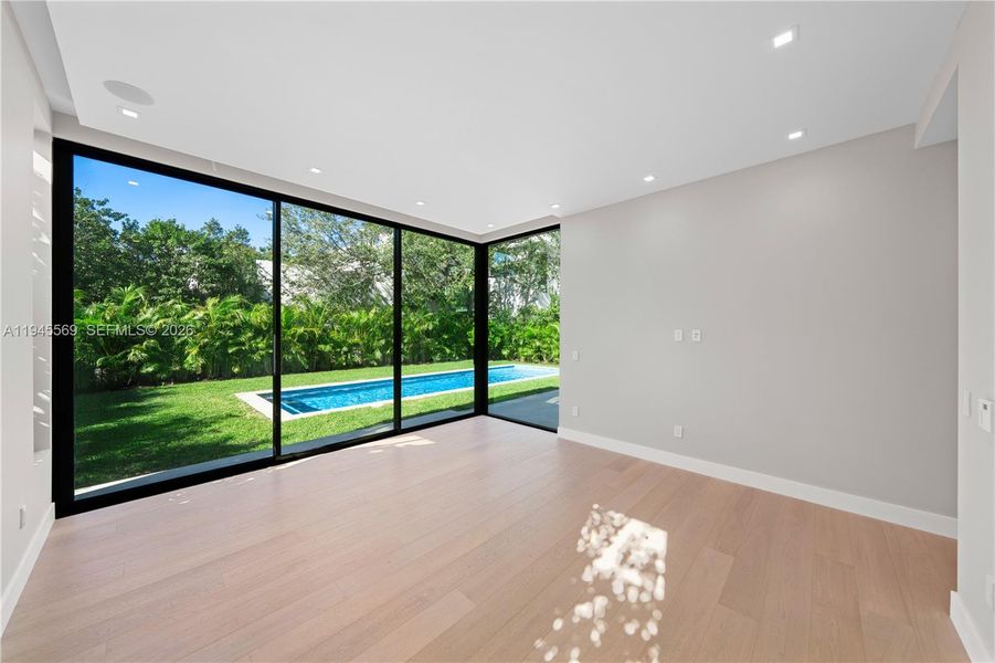 Spacious, unfurnished interior of a new home in , Biscayne Park (Image 14).