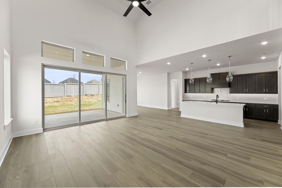Spacious, unfurnished interior of a new home in Painted Tree, McKinney (Image 16). Spacious, unfurnished interior of a new home in Painted Tree, McKinney (Image 16).