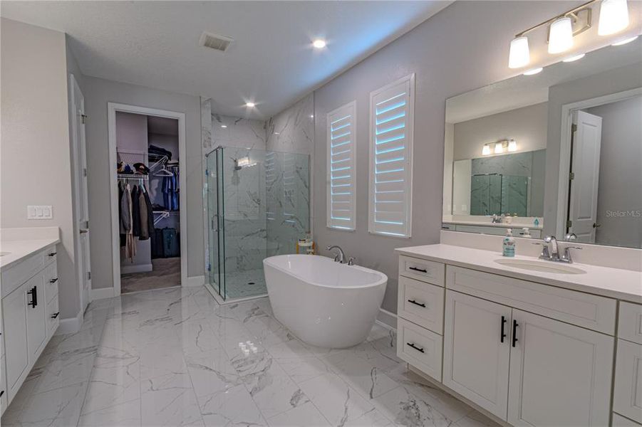 Furnished interior view inside a new home in Francisco Park, Oviedo (Image 18).