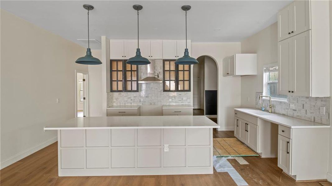 Furnished interior view inside a new home in , Dallas (Image 6).