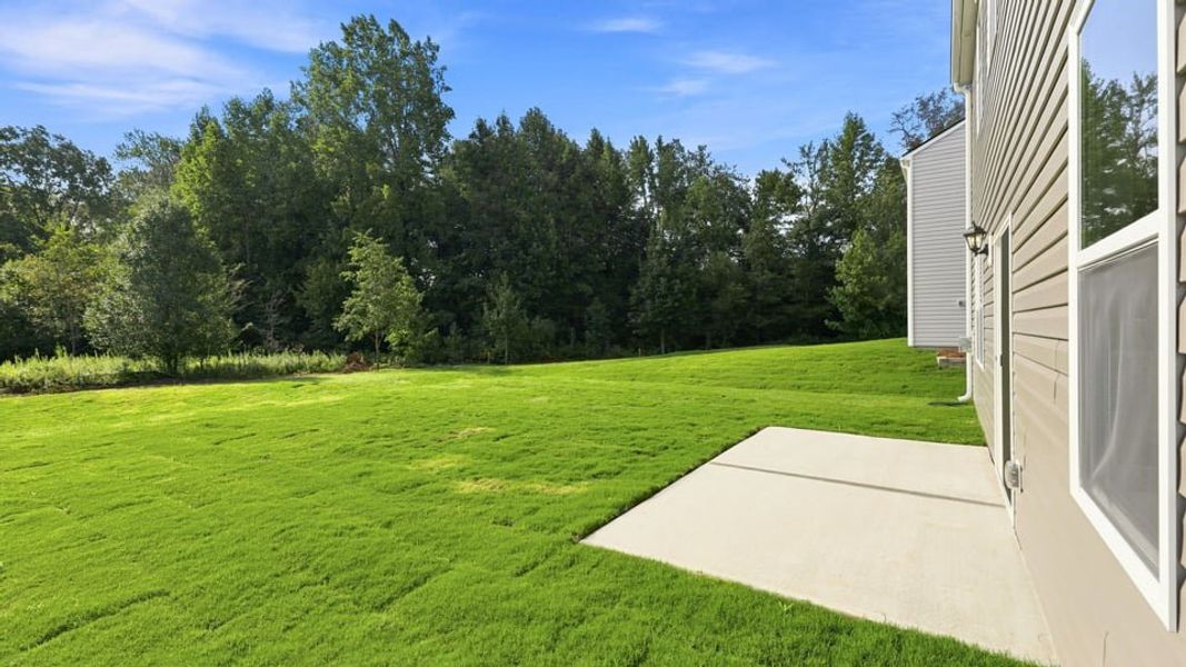 Exterior details and patio area of a home in Woodglen, Piedmont (Image 3).