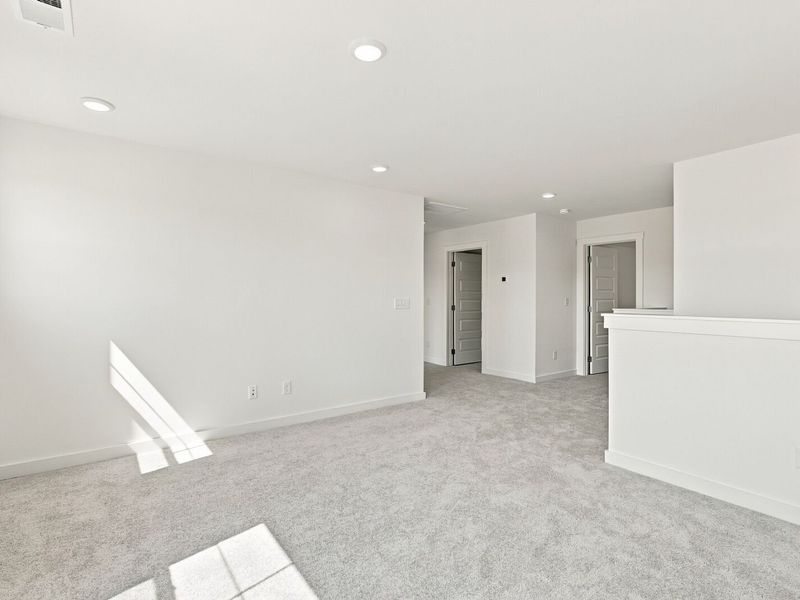 Spacious, unfurnished interior of a new home in Calista Farms, White House (Image 32).